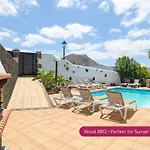 Spacious Private Up To 16 - Casa Quintero - Volcano, Timanfaya Park, Bodega & South Beaches - Heated Pool - Game - Charcoal Grill Βίλα *
