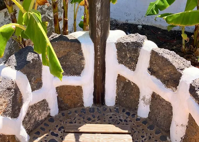 Spacious Private Up To 16 - Authentic - Volcano, Timanfaya Park, Bodega & South Beaches - Heated Pool - Game - Charcoal Grill 别墅 *