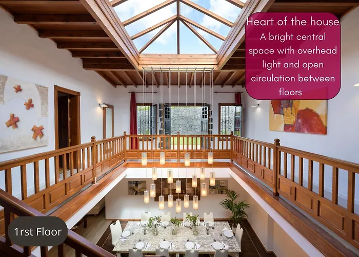 别墅 Spacious Private Up To 16 - Authentic - Volcano, Timanfaya Park, Bodega & South Beaches - Heated Pool - Game - Charcoal Grill *