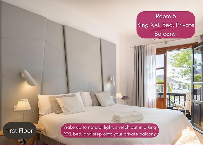 Spacious Private Up To 16 - Authentic - Volcano, Timanfaya Park, Bodega & South Beaches - Heated Pool - Game - Charcoal Grill