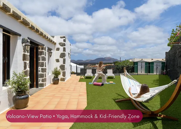 Spacious Private Up To 16 - Authentic - Volcano, Timanfaya Park, Bodega & South Beaches - Heated Pool - Game - Charcoal Grill 빌라