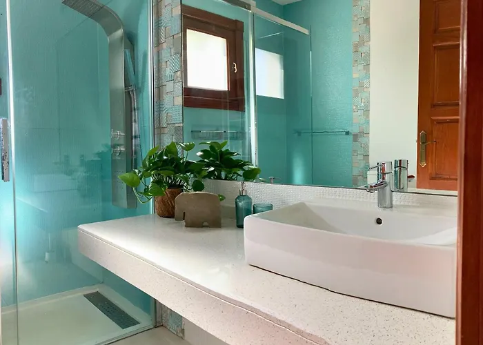 Spacious Private Up To 16 - Authentic - Volcano, Timanfaya Park, Bodega & South Beaches - Heated Pool - Game - Charcoal Grill * 雅伊萨