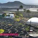 Spacious Private Up To 16 - Casa Quintero - Volcano, Timanfaya Park, Bodega & South Beaches - Heated Pool - Game - Charcoal Grill Яйса
