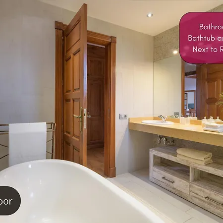 Spacious Private Up To 16 - Authentic - Volcano, Timanfaya Park, Bodega & South Beaches - Heated Pool - Game - Charcoal Grill