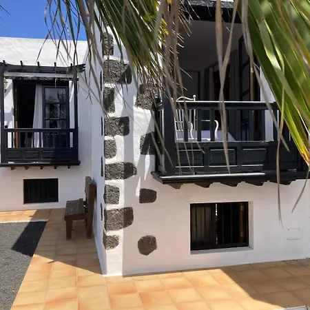 Exclusive In Authentic Village Of - Calm Neighborhood -game And Bar - Charcoal Grill - Heated Pool - 10 Mn Wineries And Timanfaya Villa