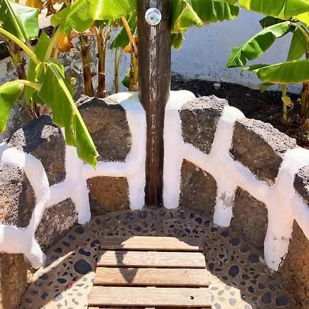 Spacious Private Up To 16 - Authentic - Volcano, Timanfaya Park, Bodega & South Beaches - Heated Pool - Game - Charcoal Grill Villa *