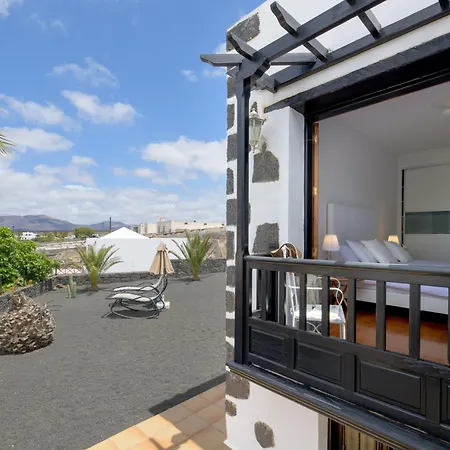 Exclusive In Authentic Village Of - Calm Neighborhood -game And Bar - Charcoal Grill - Heated Pool - 10 Mn Wineries And Timanfaya