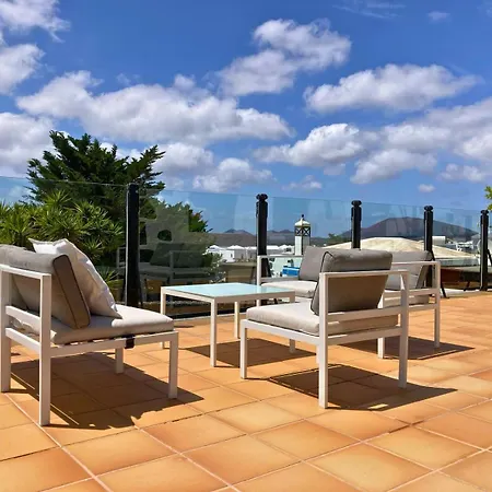 Villa Exclusive In Authentic Village Of - Calm Neighborhood -game And Bar - Charcoal Grill - Heated Pool - 10 Mn Wineries And Timanfaya *