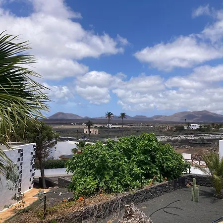 Villa Exclusive In Authentic Village Of - Calm Neighborhood -game And Bar - Charcoal Grill - Heated Pool - 10 Mn Wineries And Timanfaya Yaiza (Lanzarote)