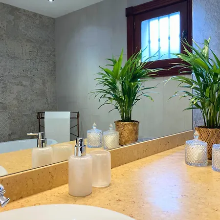 Villa Spacious Private Up To 16 - Authentic - Volcano, Timanfaya Park, Bodega & South Beaches - Heated Pool - Game - Charcoal Grill