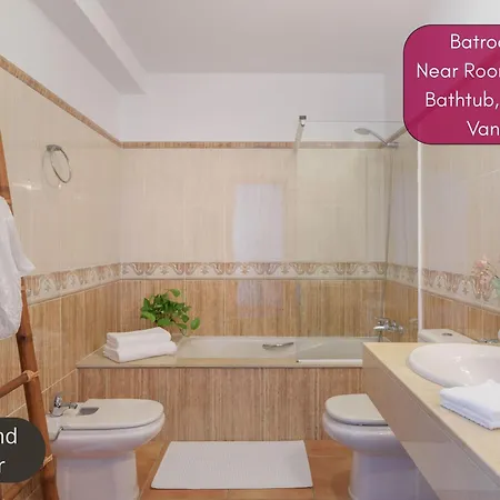 Spacious Private Up To 16 - Authentic - Volcano, Timanfaya Park, Bodega & South Beaches - Heated Pool - Game - Charcoal Grill * Yaiza (Lanzarote)