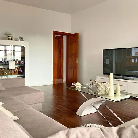 Villa Spacious Private Up To 16 - Authentic - Volcano, Timanfaya Park, Bodega & South Beaches - Heated Pool - Game - Charcoal Grill *