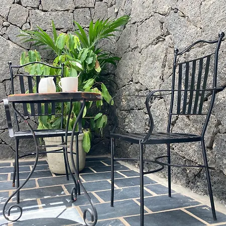 Villa Spacious Private Up To 16 - Authentic - Volcano, Timanfaya Park, Bodega & South Beaches - Heated Pool - Game - Charcoal Grill Yaiza (Lanzarote)