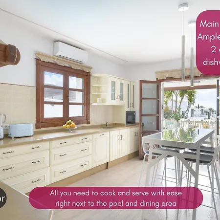 Villa Spacious Private Up To 16 - Authentic - Volcano, Timanfaya Park, Bodega & South Beaches - Heated Pool - Game - Charcoal Grill