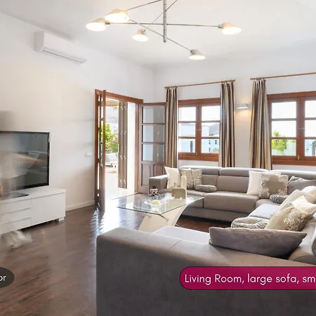 500M2 Private Villa Up To 16 - Casa Quintero Yaiza - Heated Pool - Volcano, Timanfaya Park, Bodega & South Beaches - Game Room - Charcoal Grill Villa *
