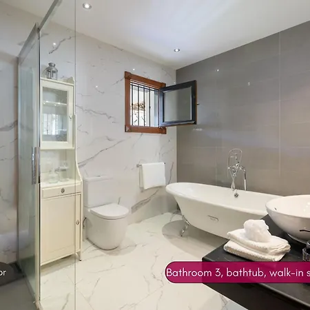 500M2 Private Villa Up To 16 - Casa Quintero Yaiza - Heated Pool - Volcano, Timanfaya Park, Bodega & South Beaches - Game Room - Charcoal Grill Yaiza (Lanzarote)