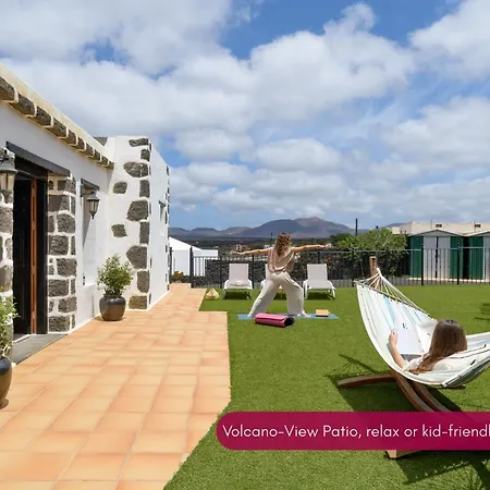 500M2 Private Villa Up To 16 - Casa Quintero Yaiza - Heated Pool - Volcano, Timanfaya Park, Bodega & South Beaches - Game Room - Charcoal Grill Villa