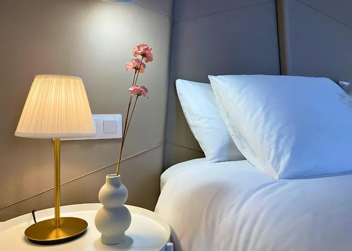 Spacious Private Up To 16 - Authentic - Volcano, Timanfaya Park, Bodega & South Beaches - Heated Pool - Game - Charcoal Grill