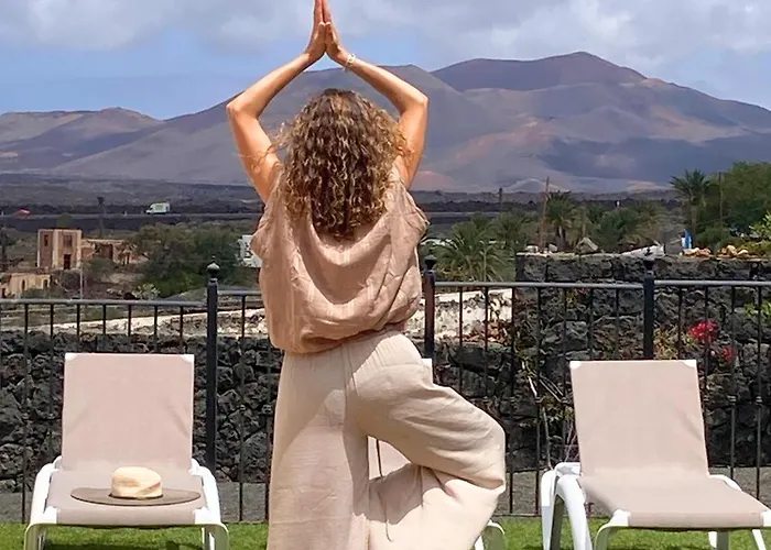 וילה Spacious Private Up To 16 - Authentic - Volcano, Timanfaya Park, Bodega & South Beaches - Heated Pool - Game - Charcoal Grill *