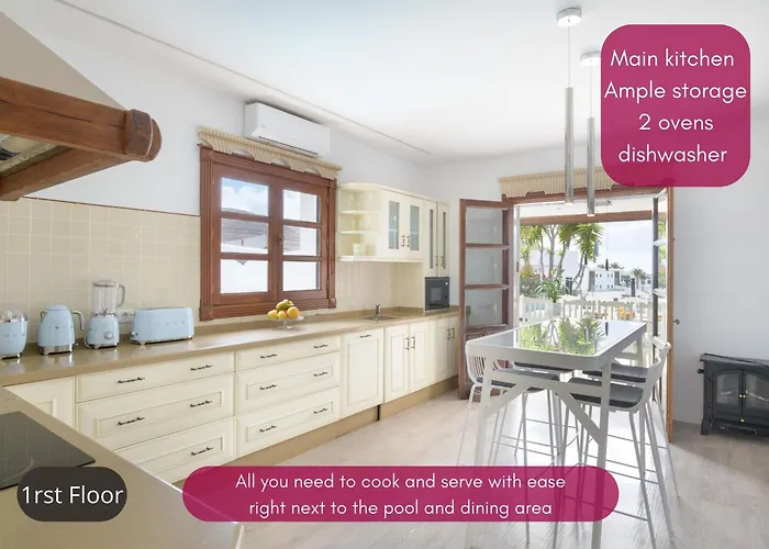 Villa Spacious Private Up To 16 - Authentic - Volcano, Timanfaya Park, Bodega & South Beaches - Heated Pool - Game - Charcoal Grill