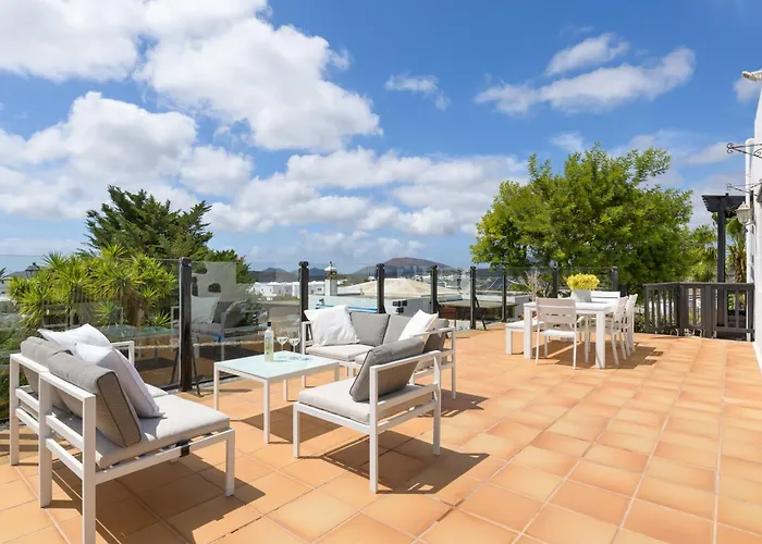 Spacious Private Up To 16 - Authentic - Volcano, Timanfaya Park, Bodega & South Beaches - Heated Pool - Game - Charcoal Grill Yaiza (Lanzarote)