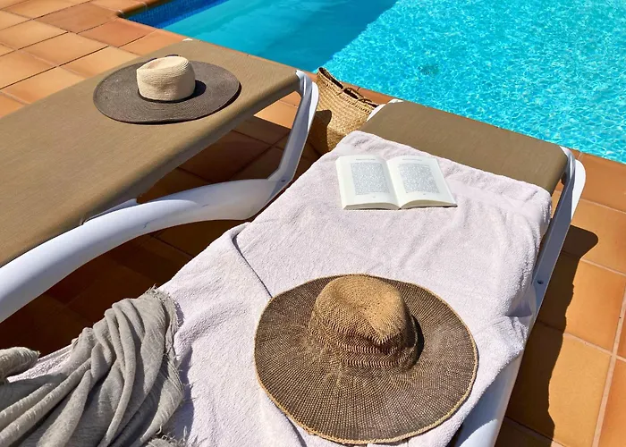 Spacious Private Up To 16 - Authentic - Volcano, Timanfaya Park, Bodega & South Beaches - Heated Pool - Game - Charcoal Grill וילה *