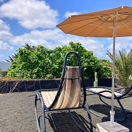 Spacious Private Up To 16 - Authentic - Volcano, Timanfaya Park, Bodega & South Beaches - Heated Pool - Game - Charcoal Grill Villa