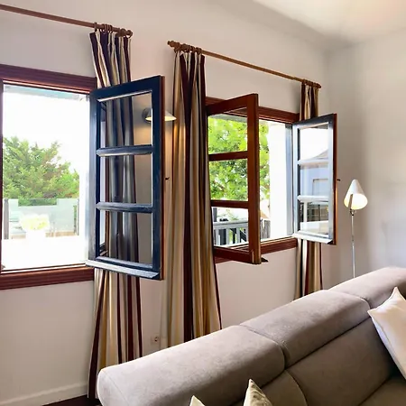 Spacious Private Up To 16 - Authentic - Volcano, Timanfaya Park, Bodega & South Beaches - Heated Pool - Game - Charcoal Grill Villa