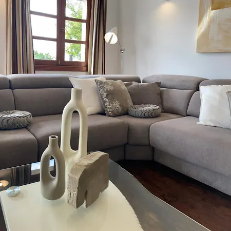 Spacious Private Up To 16 - Authentic - Volcano, Timanfaya Park, Bodega & South Beaches - Heated Pool - Game - Charcoal Grill